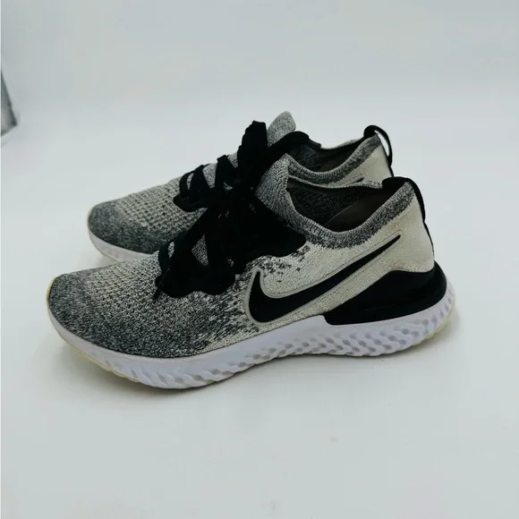Nike Womens Epic React Flyknit 2 Black and White size 6.5 - Picture 5 of 11